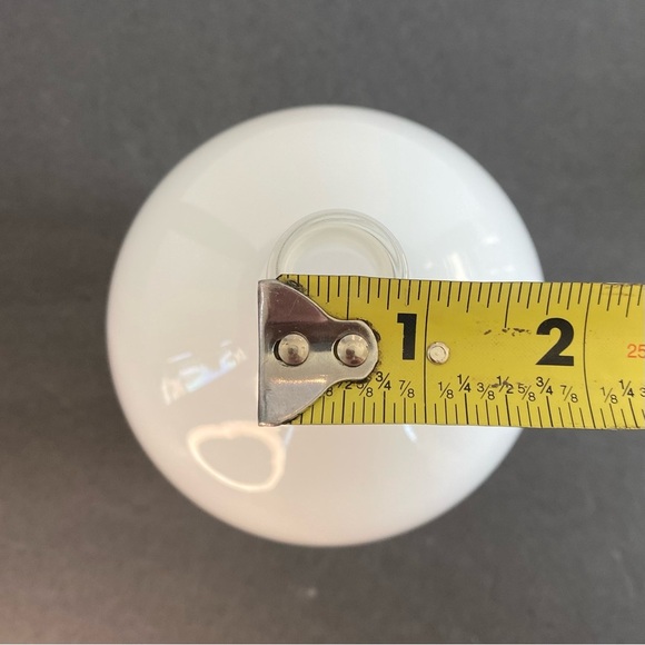 IKEA MODERNIST WHITE VASE HAND BLOWN GLASS 21802 BEAUTIFUL PIECE 8” - Picture 3 of 7